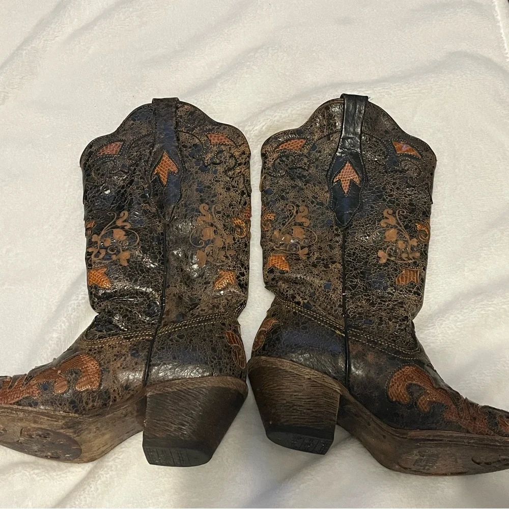 Corral Rustic Black and Brown Boots - Picture 3 of 8